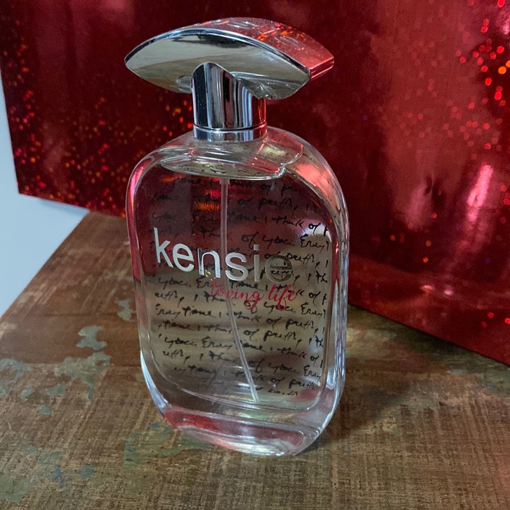 Perfume. Kensie Loving Life.